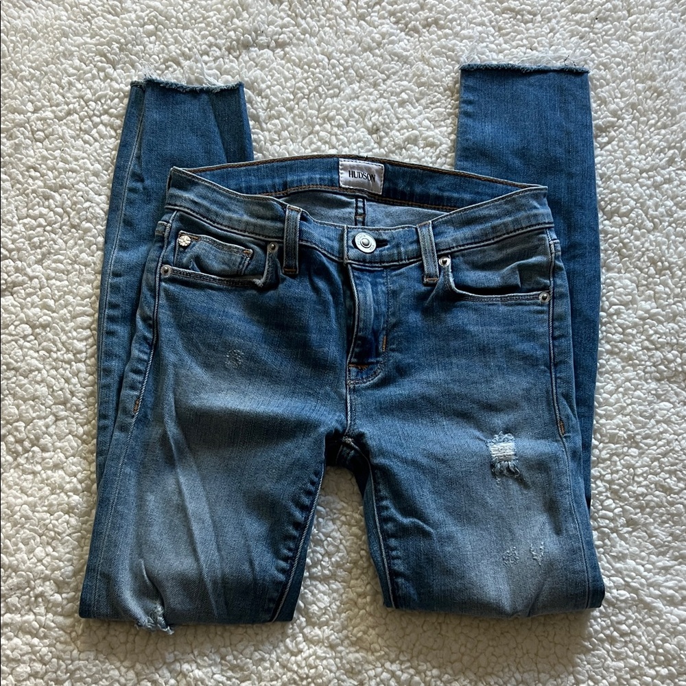 Hudson Jeans Distressed Blue Cropped Jeans (24R)